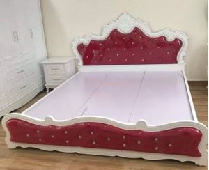 Hình ảnh của GIƯỜNG TÂN CỔ ĐIỂN MẦU TRẮNG BỌC DA